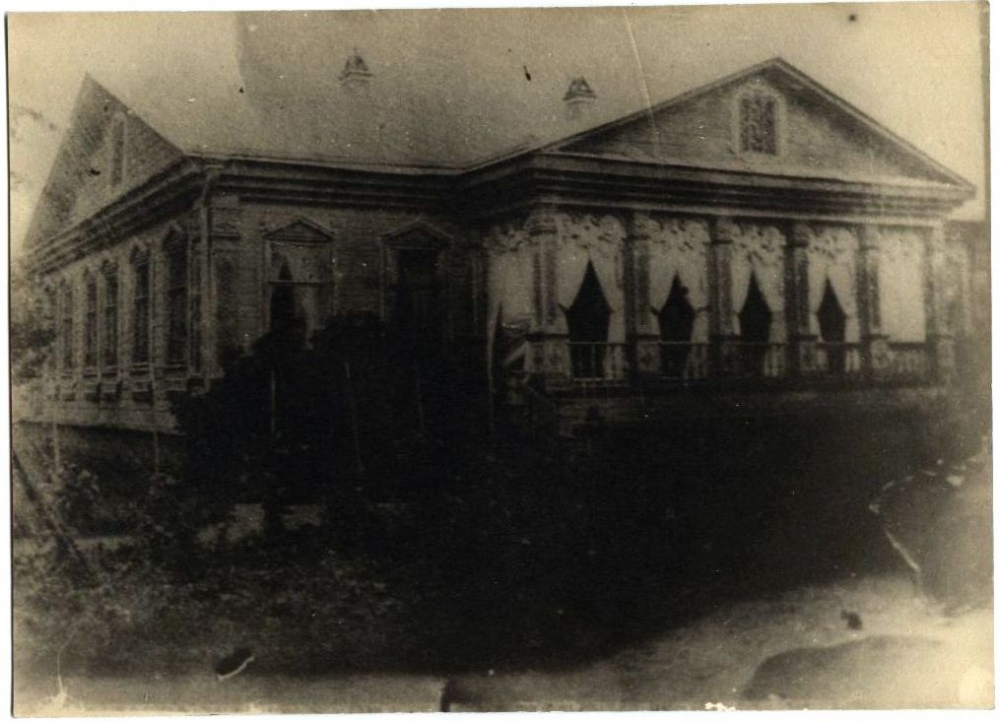 Дом в Чёрном Ручье, построенный Н.Е. Карачинским. Фото из архива Б.В. Бажанова